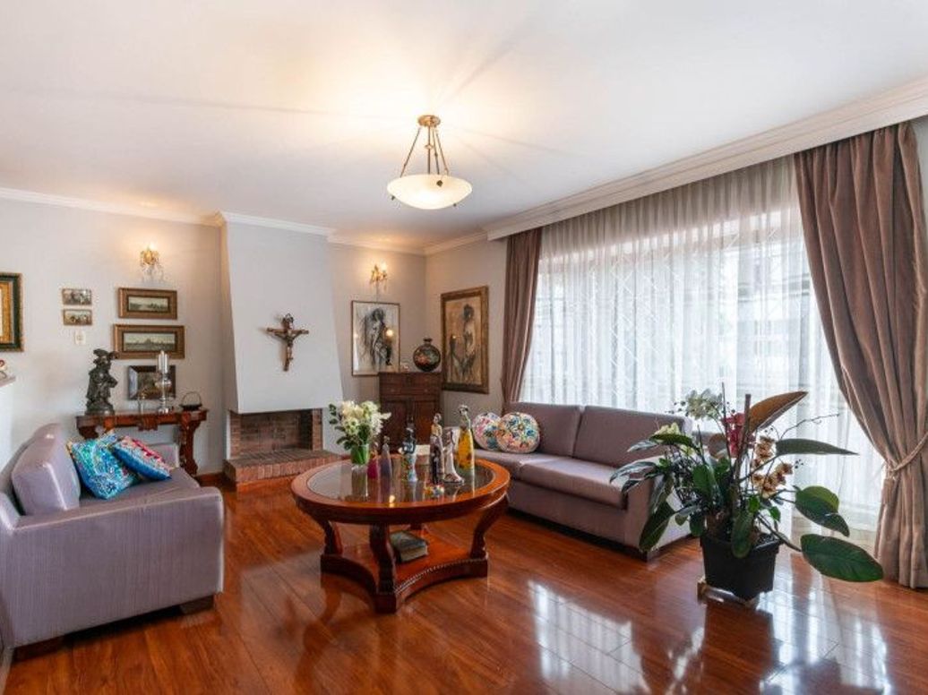 Casa de 4 alcobas en venta en Santa Barbara Central, Bogotá, 170 m² · foto 2 de 20