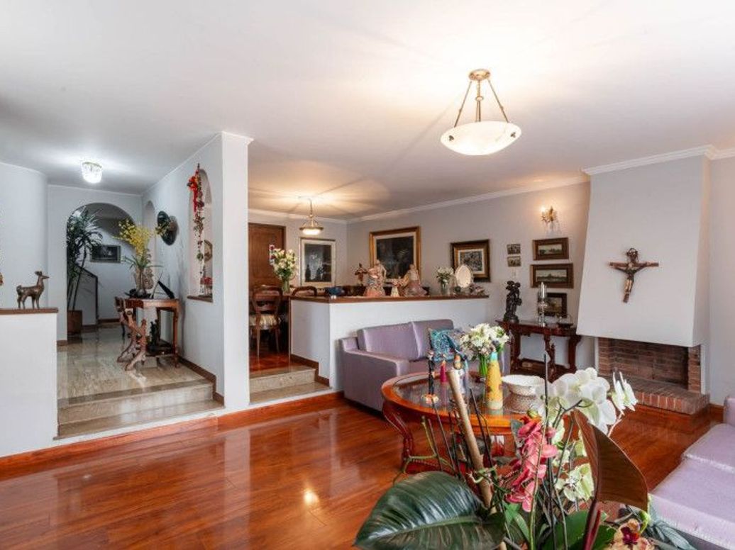 Casa de 4 alcobas en venta en Santa Barbara Central, Bogotá, 170 m² · foto 3 de 20