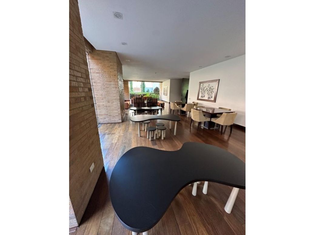 Apartamento de 3 alcobas en venta en Chicó Reservado, Bogotá, 303 m² · foto 3 de 20