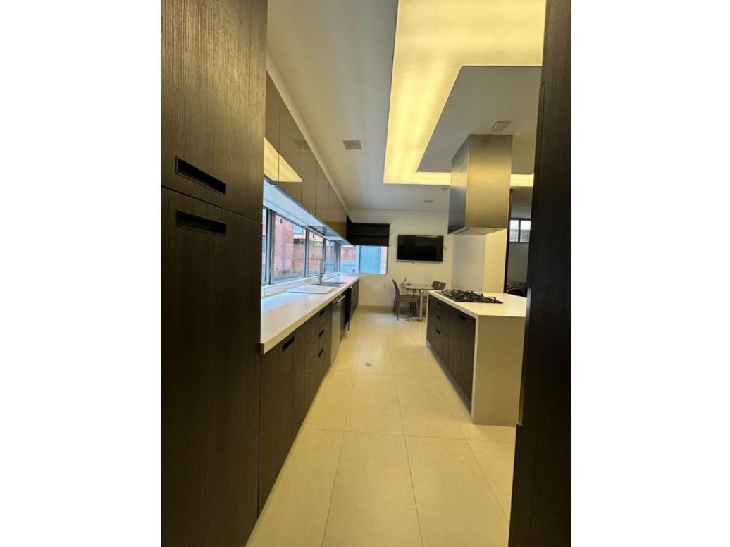 Apartamento de 3 alcobas en venta en Chicó Reservado, Bogotá, 303 m² · foto 12 de 20