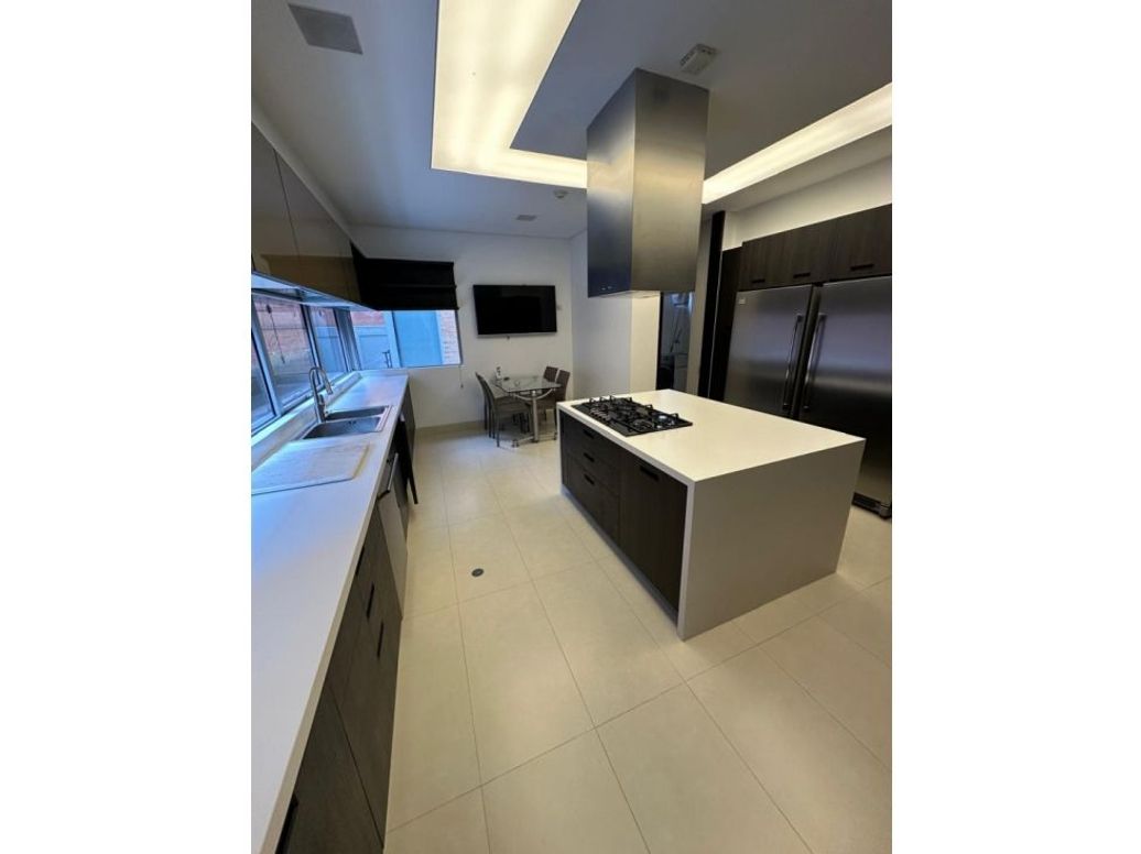 Apartamento de 3 alcobas en venta en Chicó Reservado, Bogotá, 303 m² · foto 17 de 20