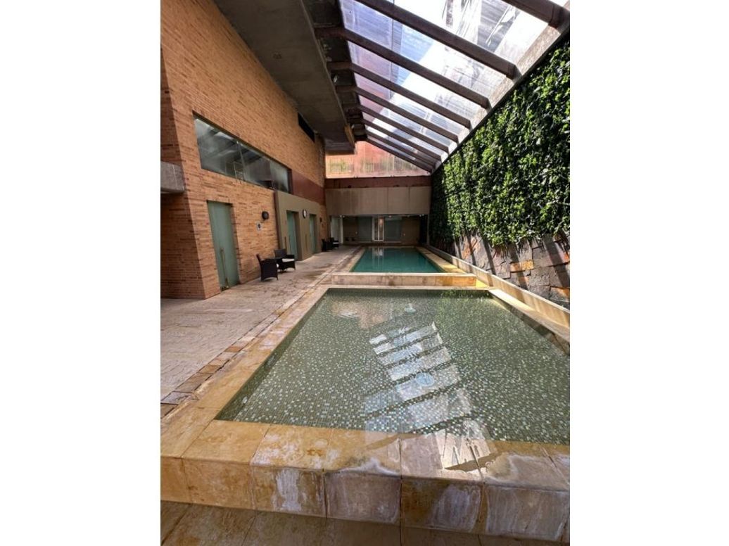 Apartamento de 3 alcobas en venta en Chicó Reservado, Bogotá, 303 m² · foto 2 de 20