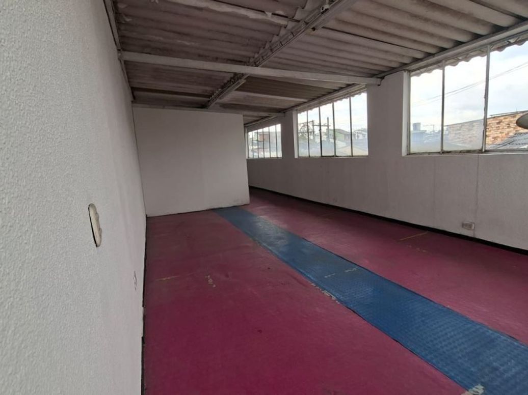 Casa de 13 alcobas en venta en Villa Luz, Bogotá, 600 m² · foto 12 de 15