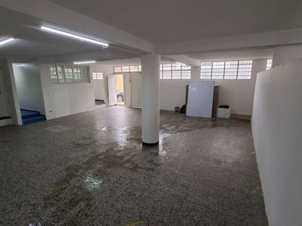 Casa de 13 alcobas en venta en Villa Luz, Bogotá, 600 m² · foto 14 de 15