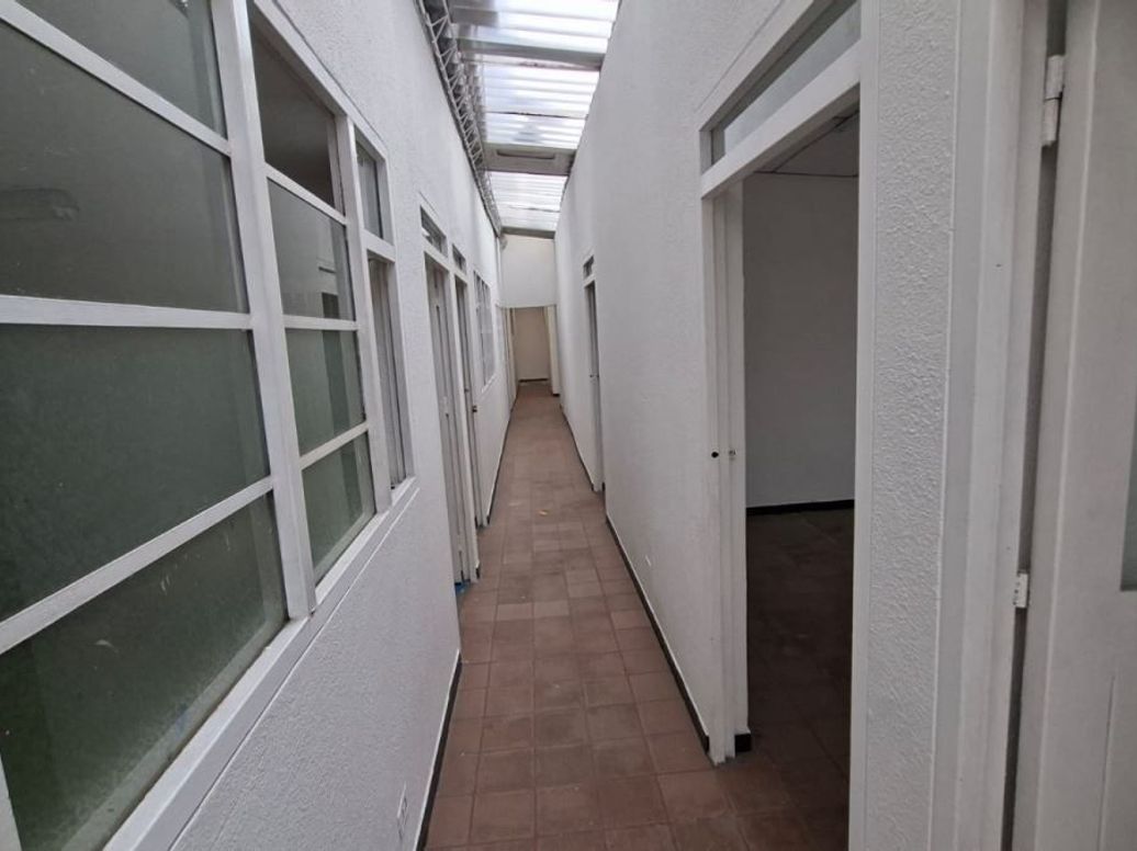 Casa de 13 alcobas en venta en Villa Luz, Bogotá, 600 m² · foto 7 de 15