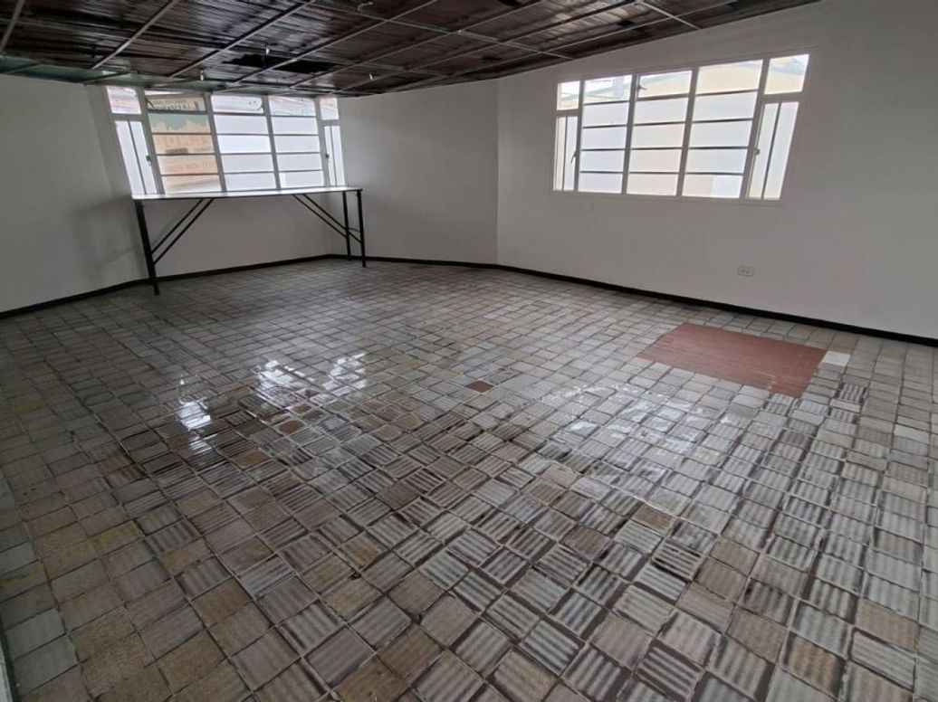 Casa de 13 alcobas en venta en Villa Luz, Bogotá, 600 m² · foto 11 de 15