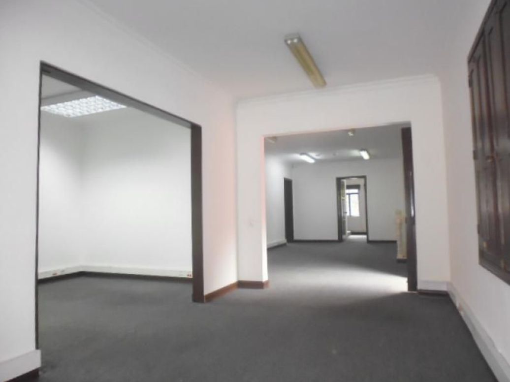 Casa de 13 alcobas en venta en Quinta Camacho, Bogotá, 626 m² · foto 3 de 20