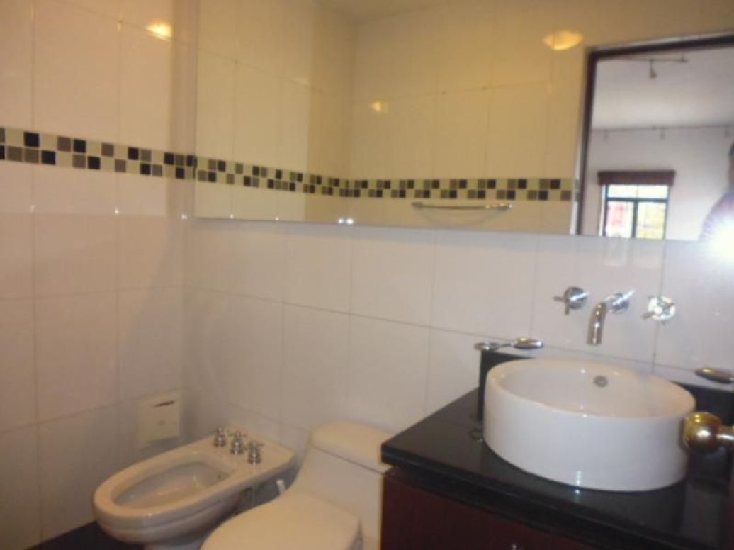 Casa de 13 alcobas en venta en Quinta Camacho, Bogotá, 626 m² · foto 14 de 20