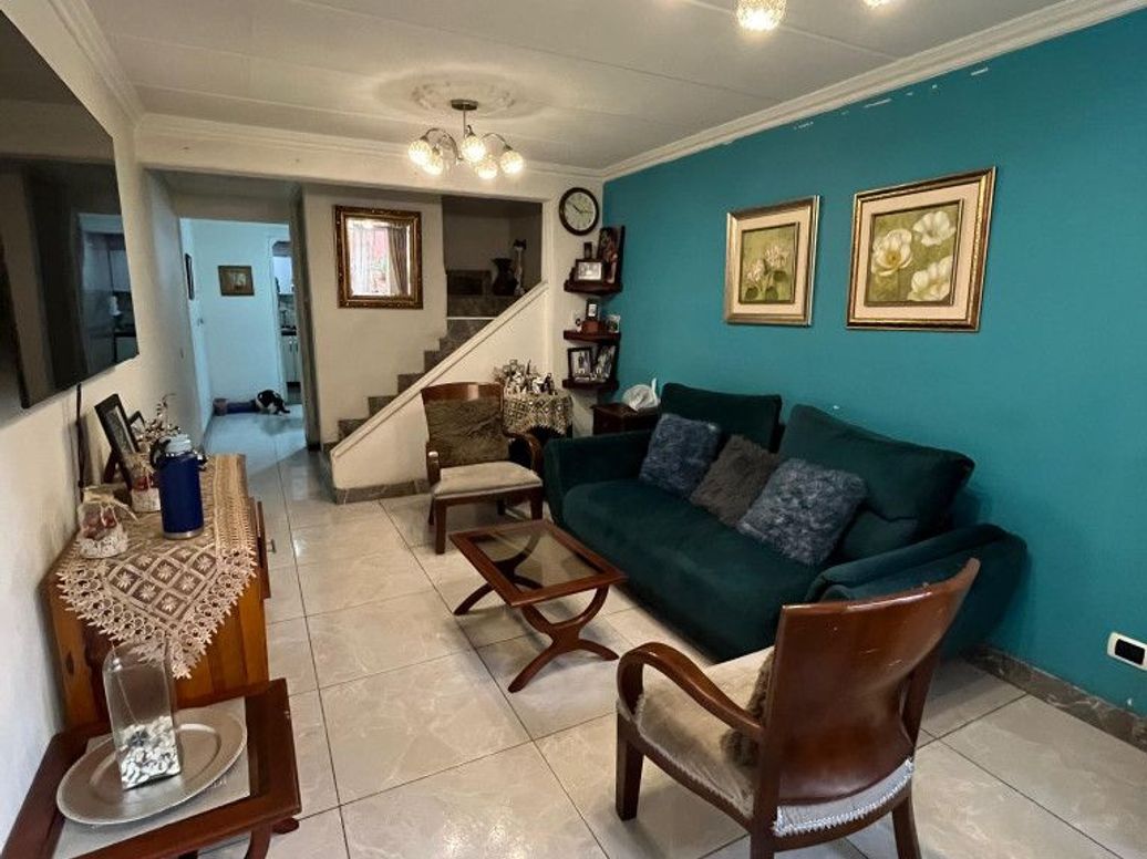 Casa de 3 alcobas en venta en Unidad Carabelas, Bogotá, 75 m² · foto 3 de 20