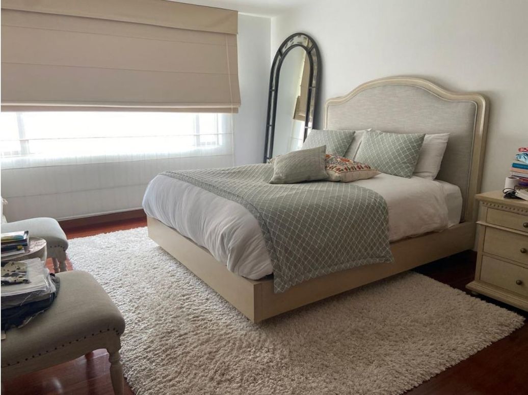 Apartamento de 3 alcobas en venta en Los Rosales, Bogotá, 232 m² · foto 5 de 8