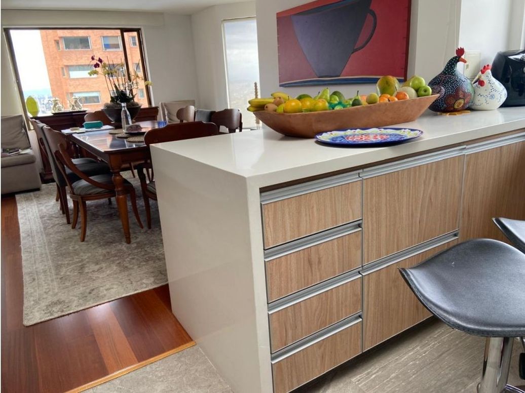 Apartamento de 3 alcobas en venta en Los Rosales, Bogotá, 232 m² · foto 4 de 8