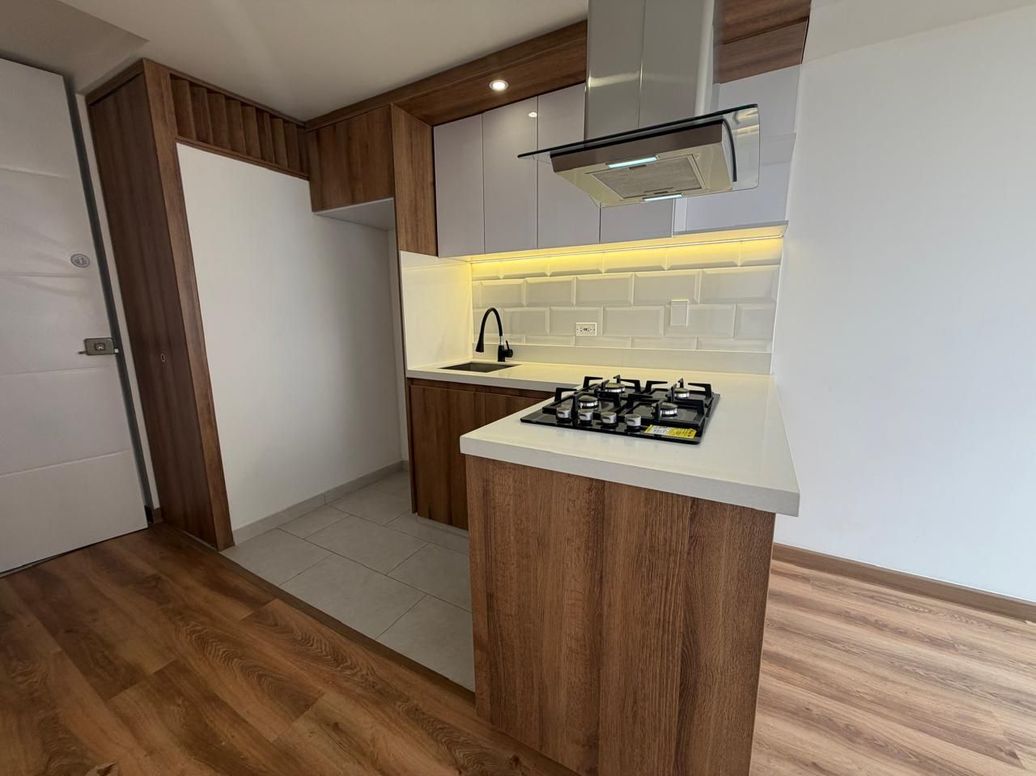 Apartamento en venta en Ricaurte, Bogotá · foto 6 de 19
