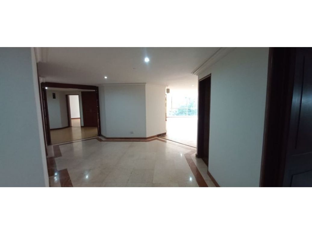 Apartamento en venta en Country Club, Bogotá · foto 5 de 18