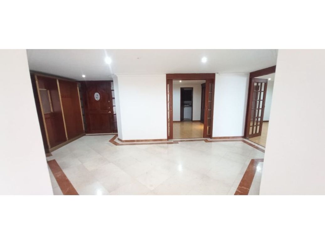 Apartamento en venta en Country Club, Bogotá · foto 7 de 18