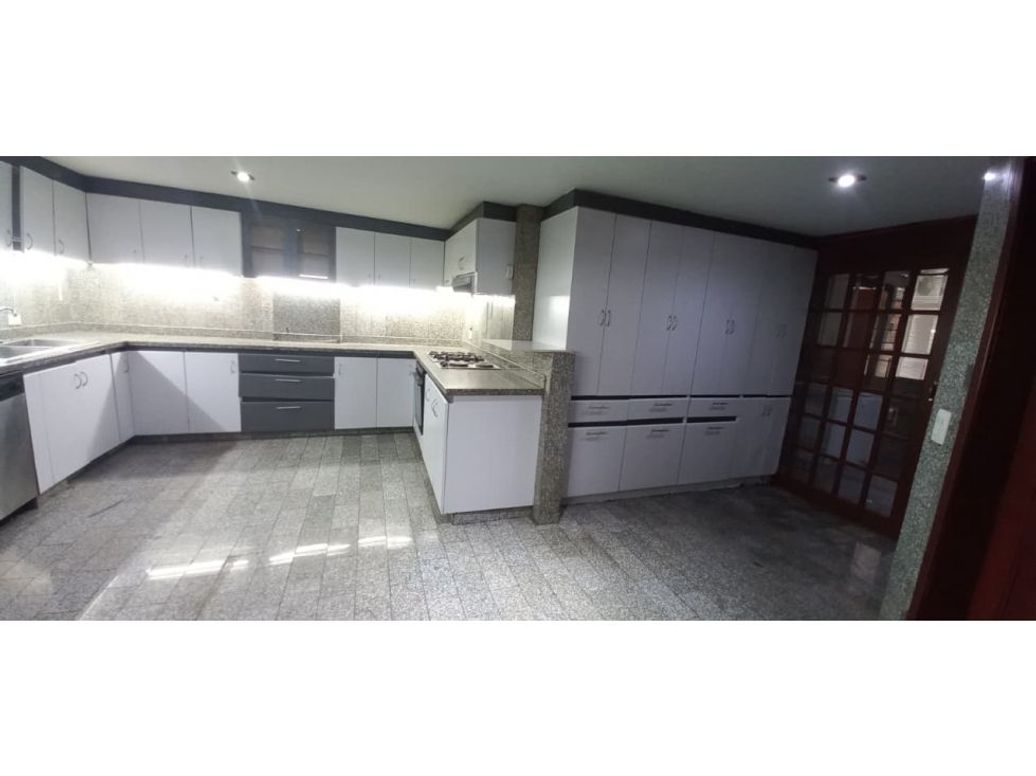 Apartamento en venta en Country Club, Bogotá · foto 4 de 18