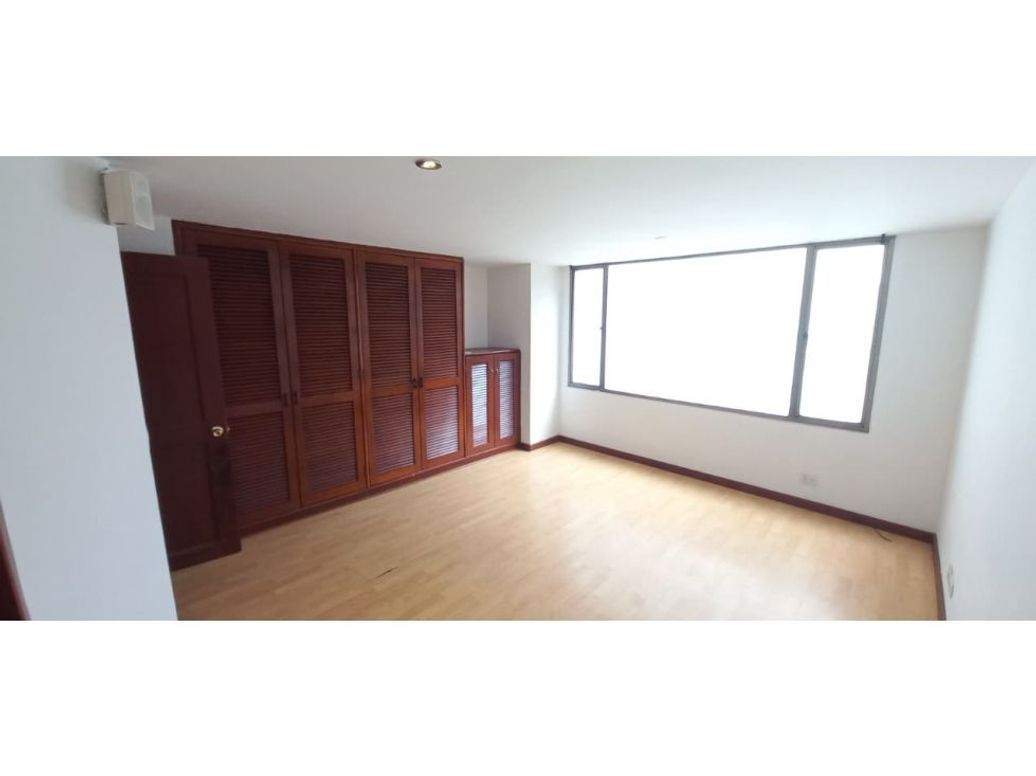 Apartamento en venta en Country Club, Bogotá · foto 12 de 18