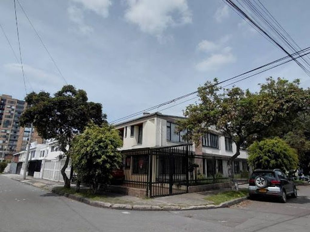 Casa de 4 alcobas en venta en Normandia Occidental, Bogotá, 248 m² · foto 2 de 20