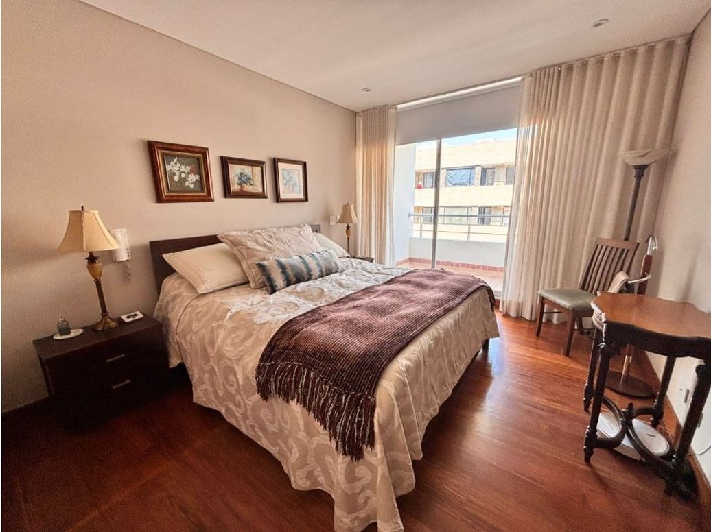 Apartaestudio en venta en Chicó Reservado, Bogotá, 75 m² · foto 12 de 16