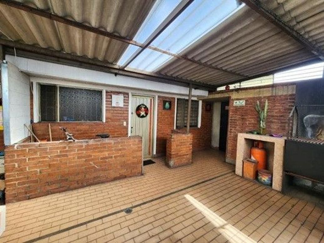 Casa de 9 alcobas en venta en Santa Sofía, Bogotá, 390 m² · foto 10 de 14