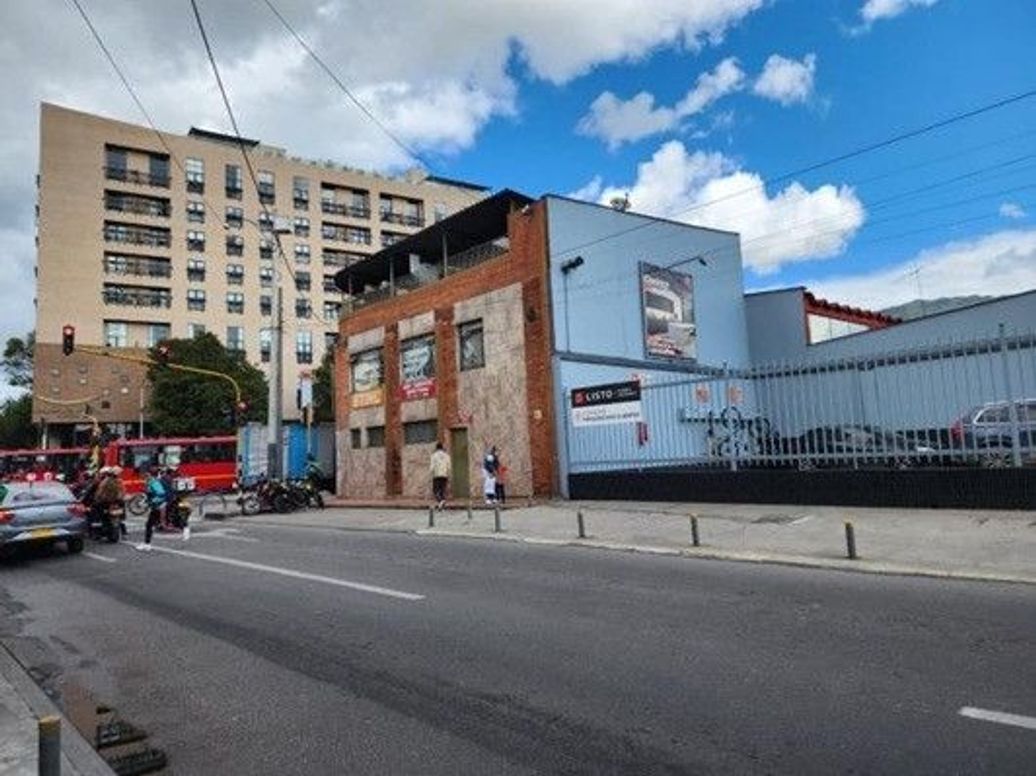 Casa de 9 alcobas en venta en Santa Sofía, Bogotá, 390 m² · foto 2 de 14