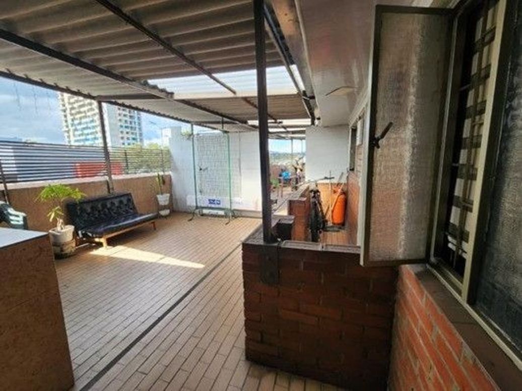 Casa de 9 alcobas en venta en Santa Sofía, Bogotá, 390 m² · foto 9 de 14