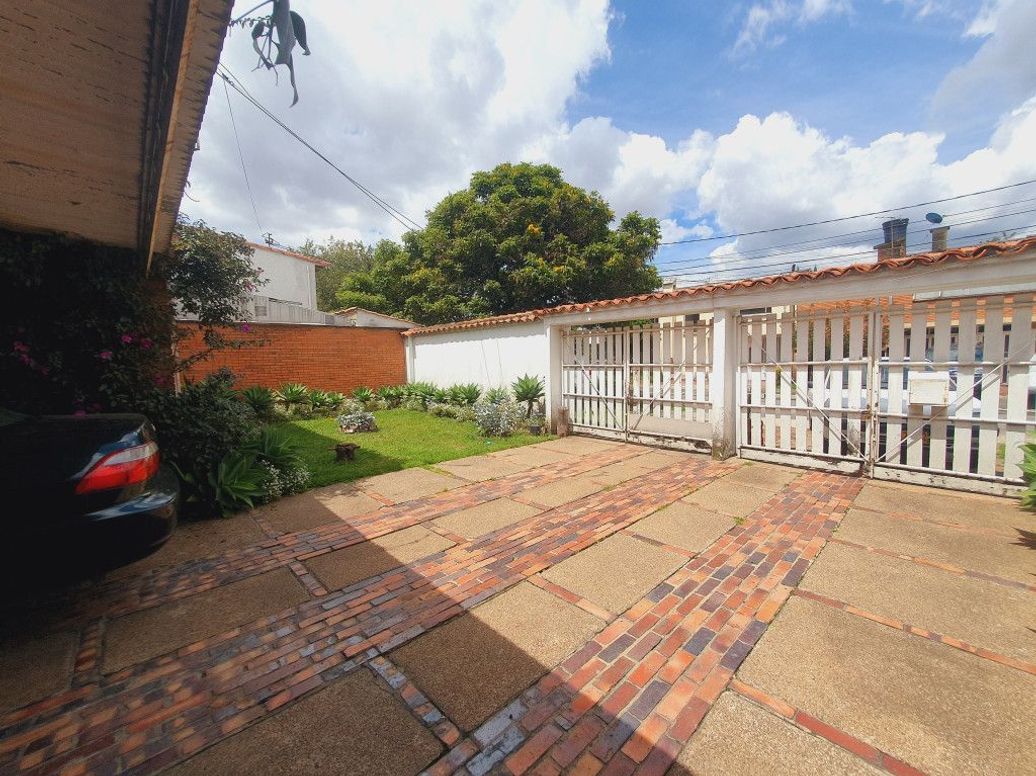 Casa de 5 alcobas en venta en Pasadena, Bogotá, 432 m² · foto 3 de 20