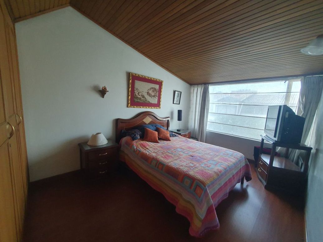 Casa de 5 alcobas en venta en Niza, Bogotá, 360 m² · foto 14 de 20