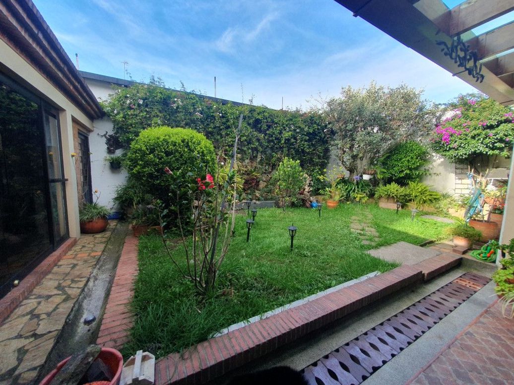 Casa de 5 alcobas en venta en Niza, Bogotá, 360 m² · foto 5 de 20