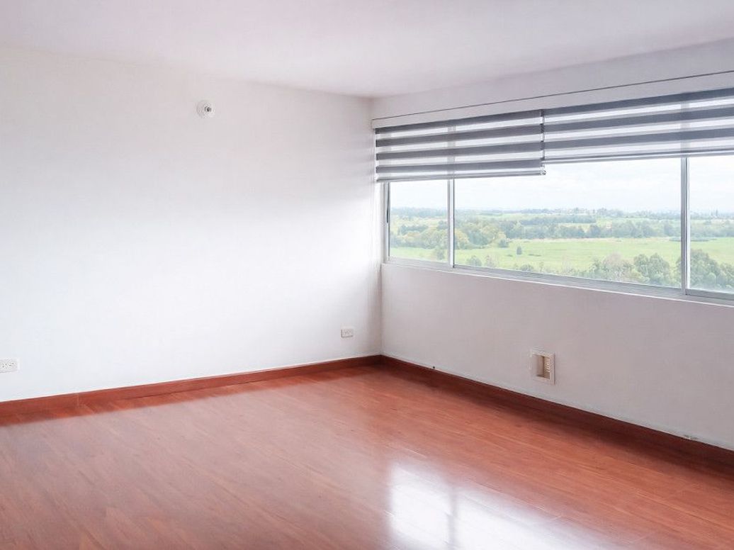 Apartamento de 3 alcobas en venta en El Dorado, Bogotá, 72 m² · foto 2 de 20