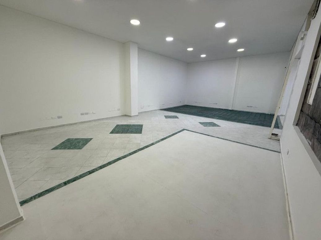 Casa de 3 alcobas en venta en Sears, Bogotá, 355 m² · foto 2 de 15