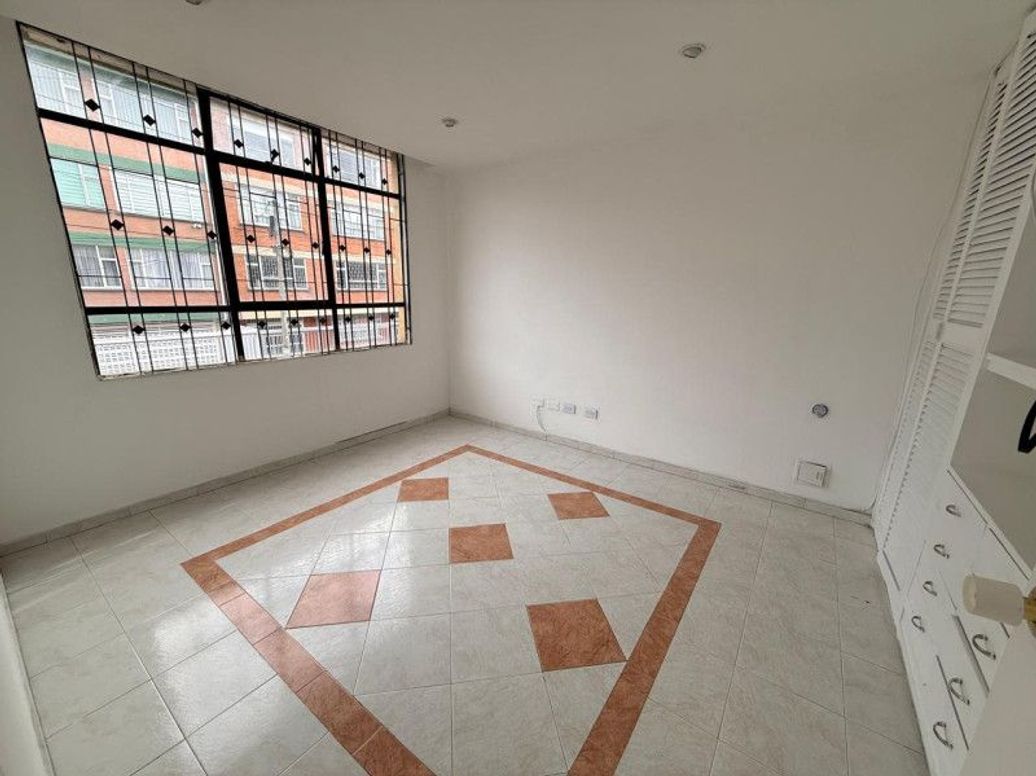 Casa de 3 alcobas en venta en Sears, Bogotá, 355 m² · foto 9 de 15