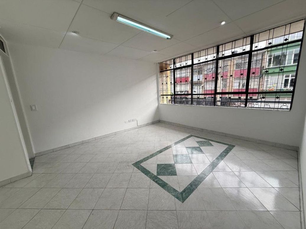 Casa de 3 alcobas en venta en Sears, Bogotá, 355 m² · foto 6 de 15