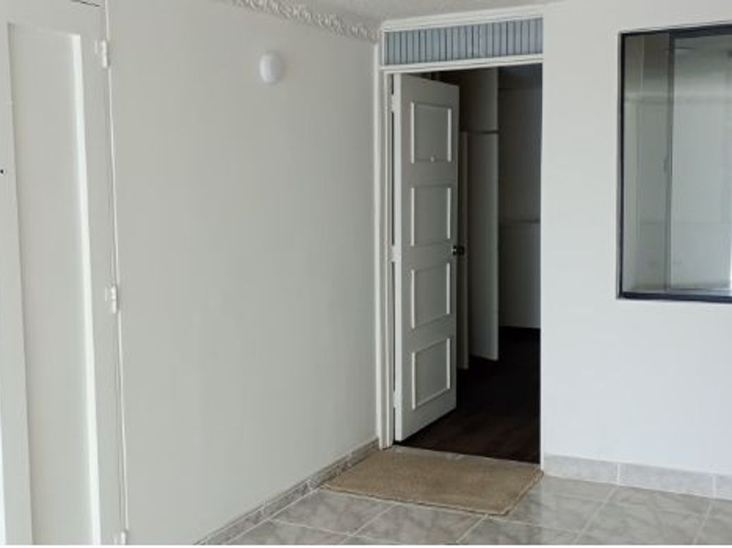 Apartaestudio en venta en Pardo Rubio, Bogotá, 44 m² · foto 3 de 9