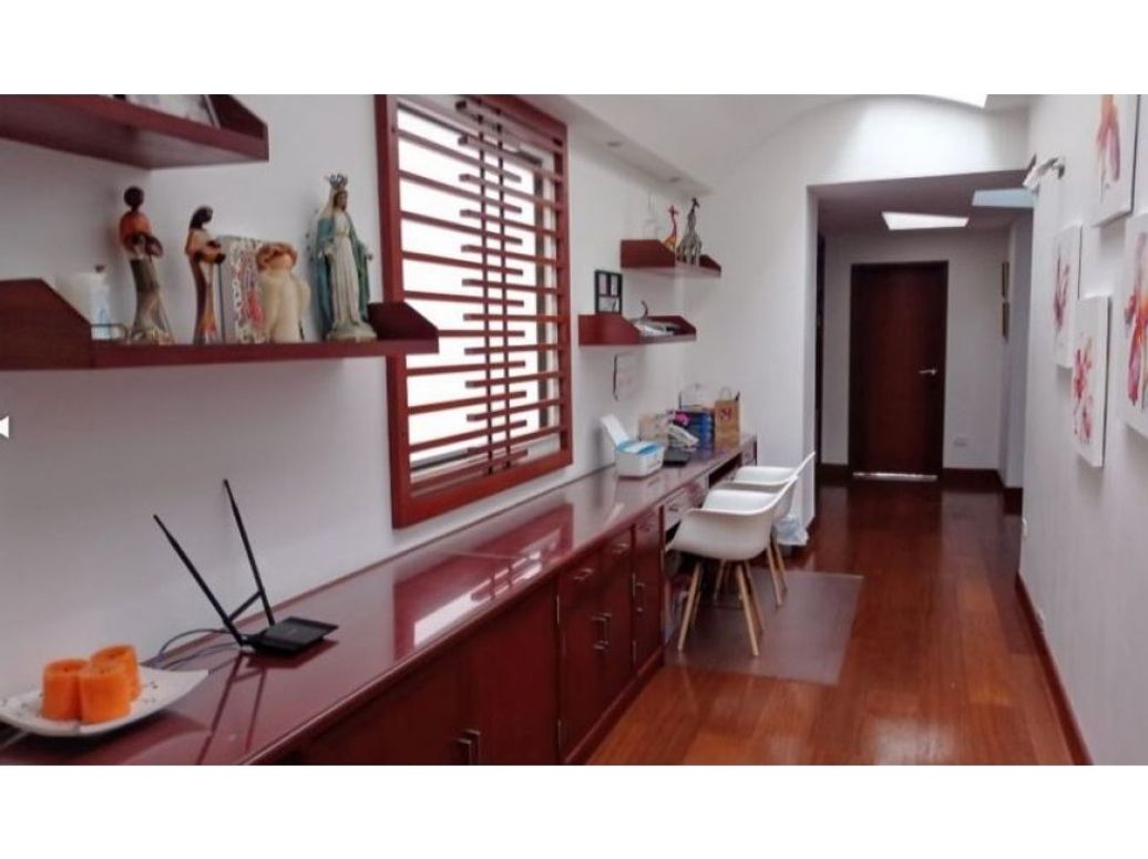 Apartamento de 4 alcobas en venta en Santa Barbara, Bogotá, 472 m² · foto 3 de 20