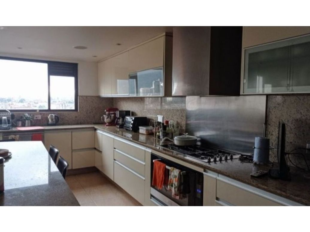Apartamento de 4 alcobas en venta en Santa Barbara, Bogotá, 472 m² · foto 12 de 20