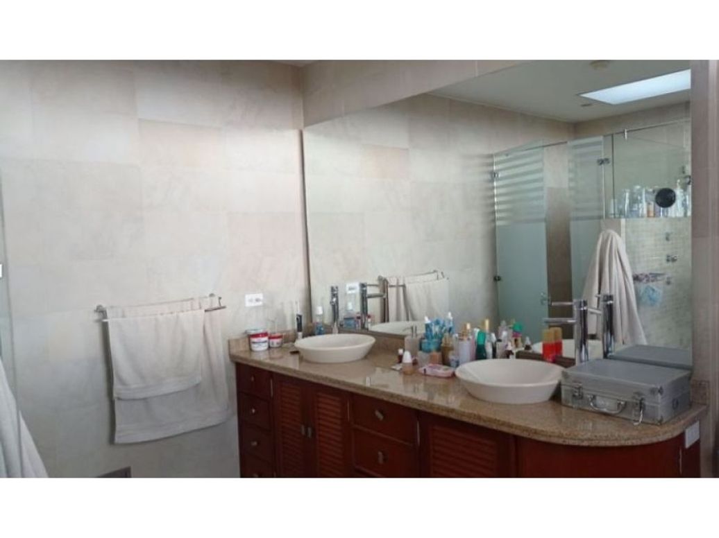 Apartamento de 4 alcobas en venta en Santa Barbara, Bogotá, 472 m² · foto 17 de 20