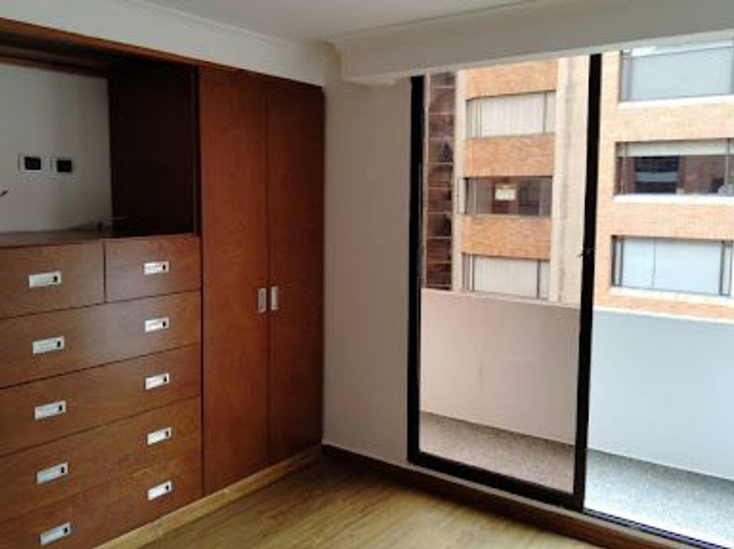 Apartamento de 2 alcobas en venta en Chicó Norte, Bogotá, 77 m² · foto 11 de 16