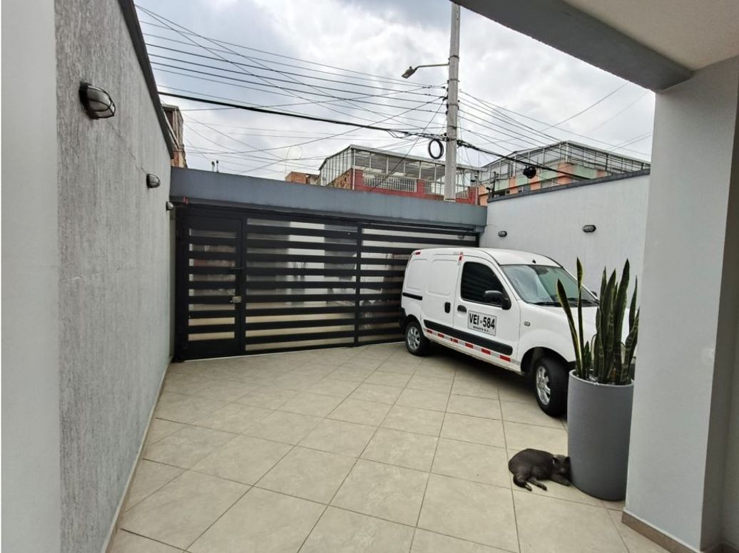 Casa de 5 alcobas en venta en Villemar, Bogotá, 97 m² · foto 2 de 18