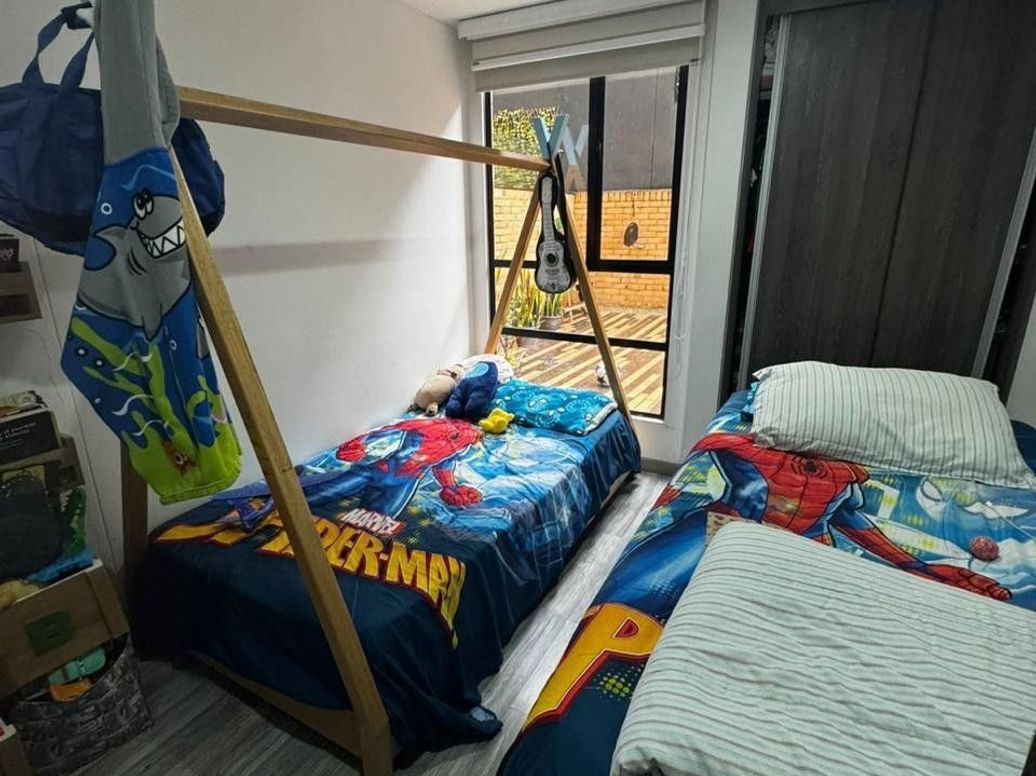 Apartamento de 3 alcobas en venta en Cedro Narvaez, Bogotá, 144 m² · foto 5 de 17