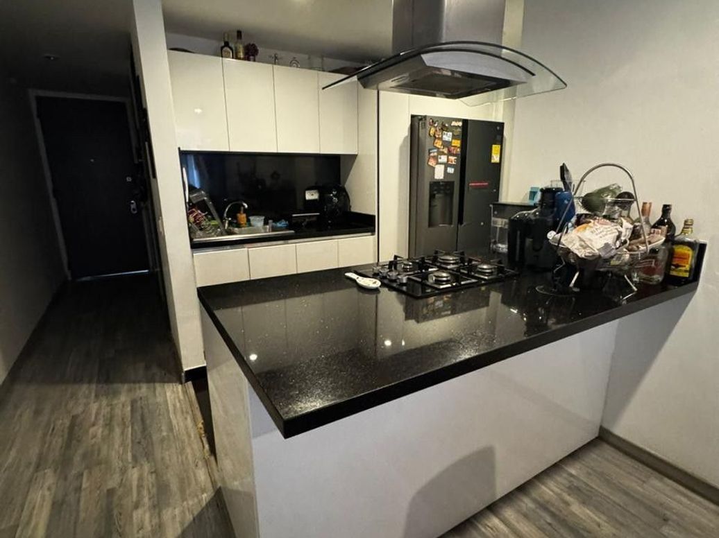 Apartamento de 3 alcobas en venta en Cedro Narvaez, Bogotá, 144 m² · foto 4 de 17