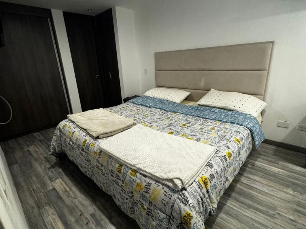 Apartamento de 3 alcobas en venta en Cedro Narvaez, Bogotá, 144 m² · foto 11 de 17
