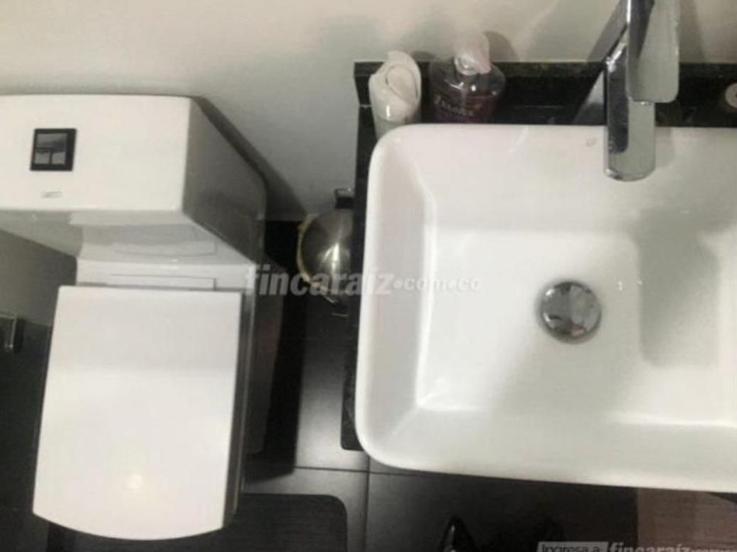 Apartamento de 3 alcobas en venta en Cedro Narvaez, Bogotá, 144 m² · foto 10 de 17
