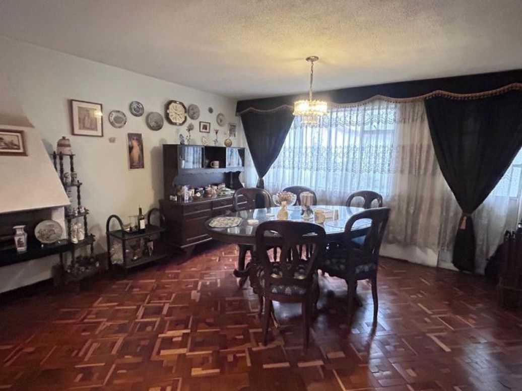 Casa de 6 alcobas en venta en José Joaquín Vargas, Bogotá, 262 m² · foto 2 de 20
