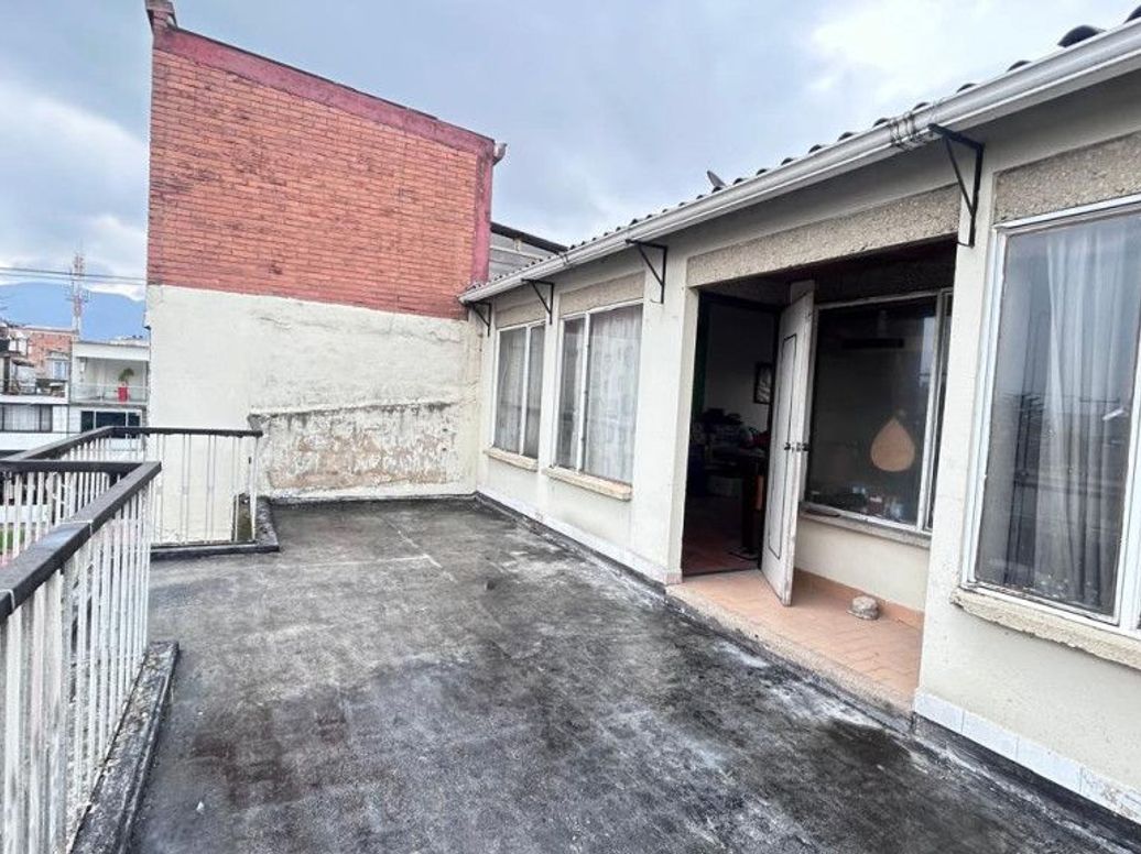 Casa de 6 alcobas en venta en José Joaquín Vargas, Bogotá, 262 m² · foto 17 de 20