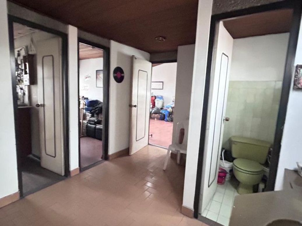 Casa de 6 alcobas en venta en José Joaquín Vargas, Bogotá, 262 m² · foto 18 de 20