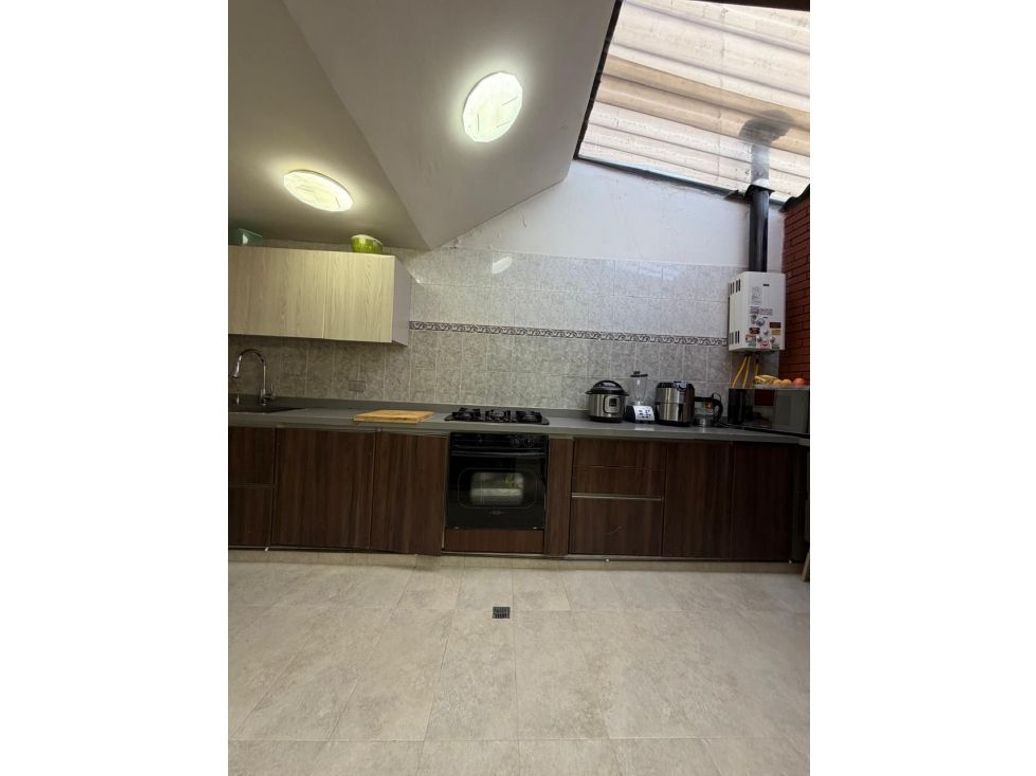 Casa de 5 alcobas en venta en Normandía, Bogotá, 179 m² · foto 7 de 16