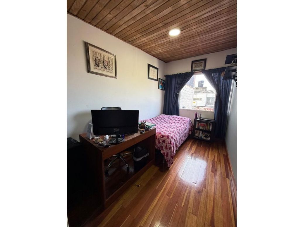 Casa de 5 alcobas en venta en Normandía, Bogotá, 179 m² · foto 10 de 16
