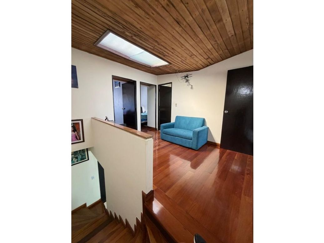 Casa de 5 alcobas en venta en Normandía, Bogotá, 179 m² · foto 8 de 16