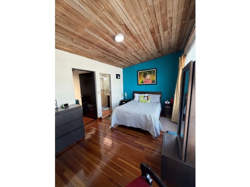 Casa de 5 alcobas en venta en Normandía, Bogotá, 179 m² · foto 9 de 16