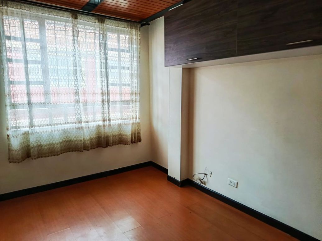 Casa de 6 alcobas en venta en Abraham Lincoln, Bogotá, 330 m² · foto 4 de 11